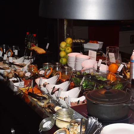 钟楼康贝尼酒店 贡比涅