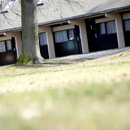 钟楼康贝尼酒店 酒店