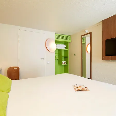 钟楼康贝尼酒店 贡比涅