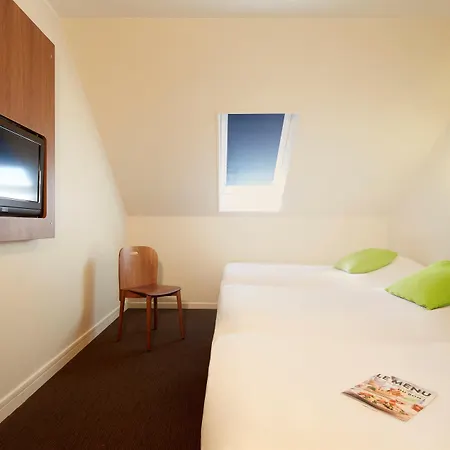 钟楼康贝尼酒店 贡比涅