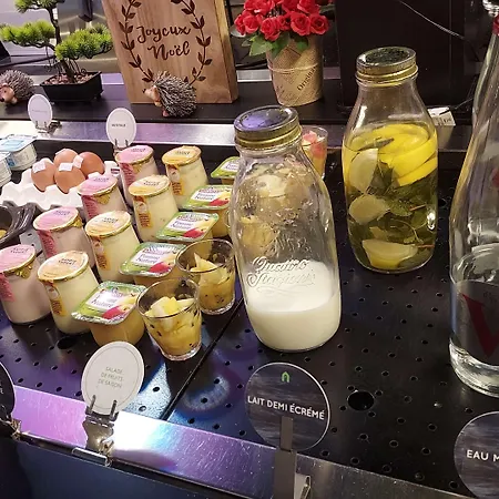 钟楼康贝尼酒店 酒店