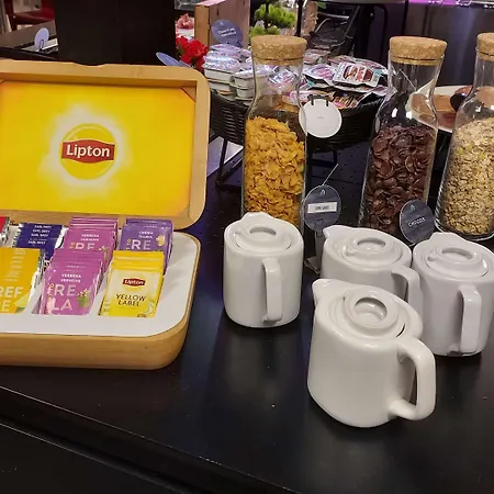 钟楼康贝尼酒店 贡比涅