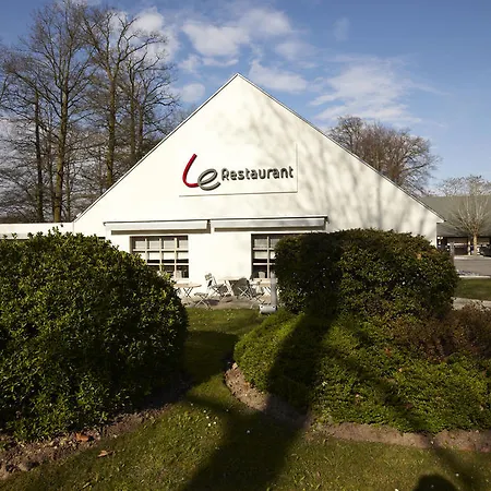 钟楼康贝尼酒店 贡比涅